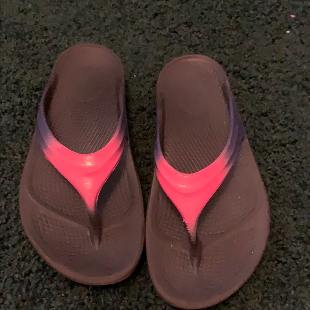 Oofos Arch Supported Sandals